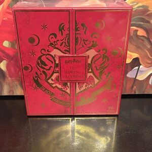 NWT Harry Potter Tea Advent Calendar 
96 teabags of 4 different teas